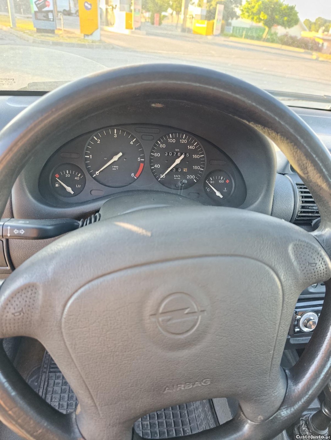 Opel Corsa 1.5 — fotografia 4
