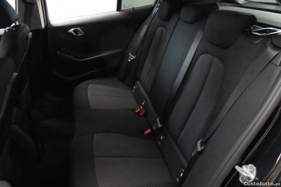 BMW 116 d Advantage — fotografia 17