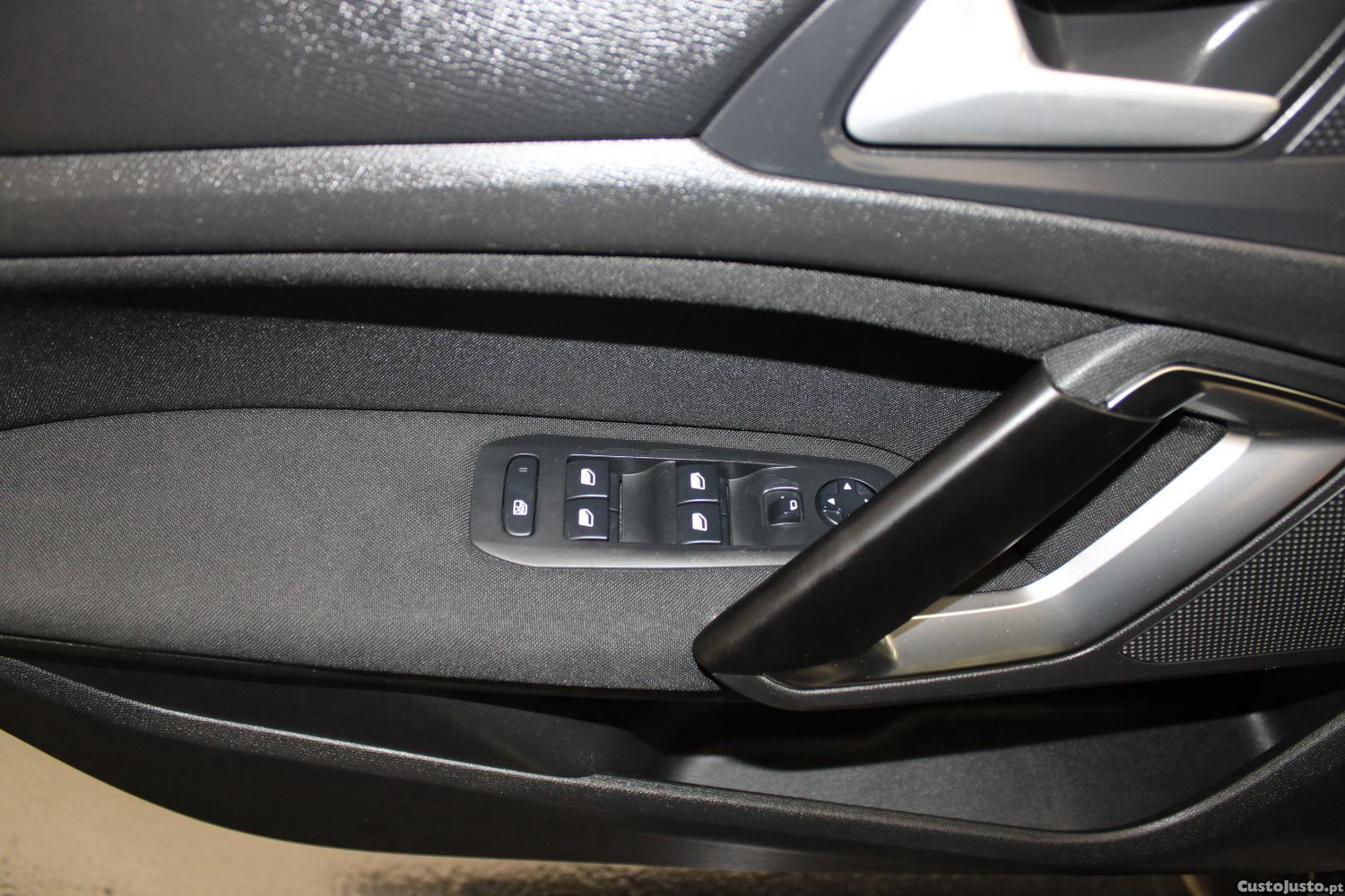 Peugeot 308 1.2 THP 110 — fotografia 10