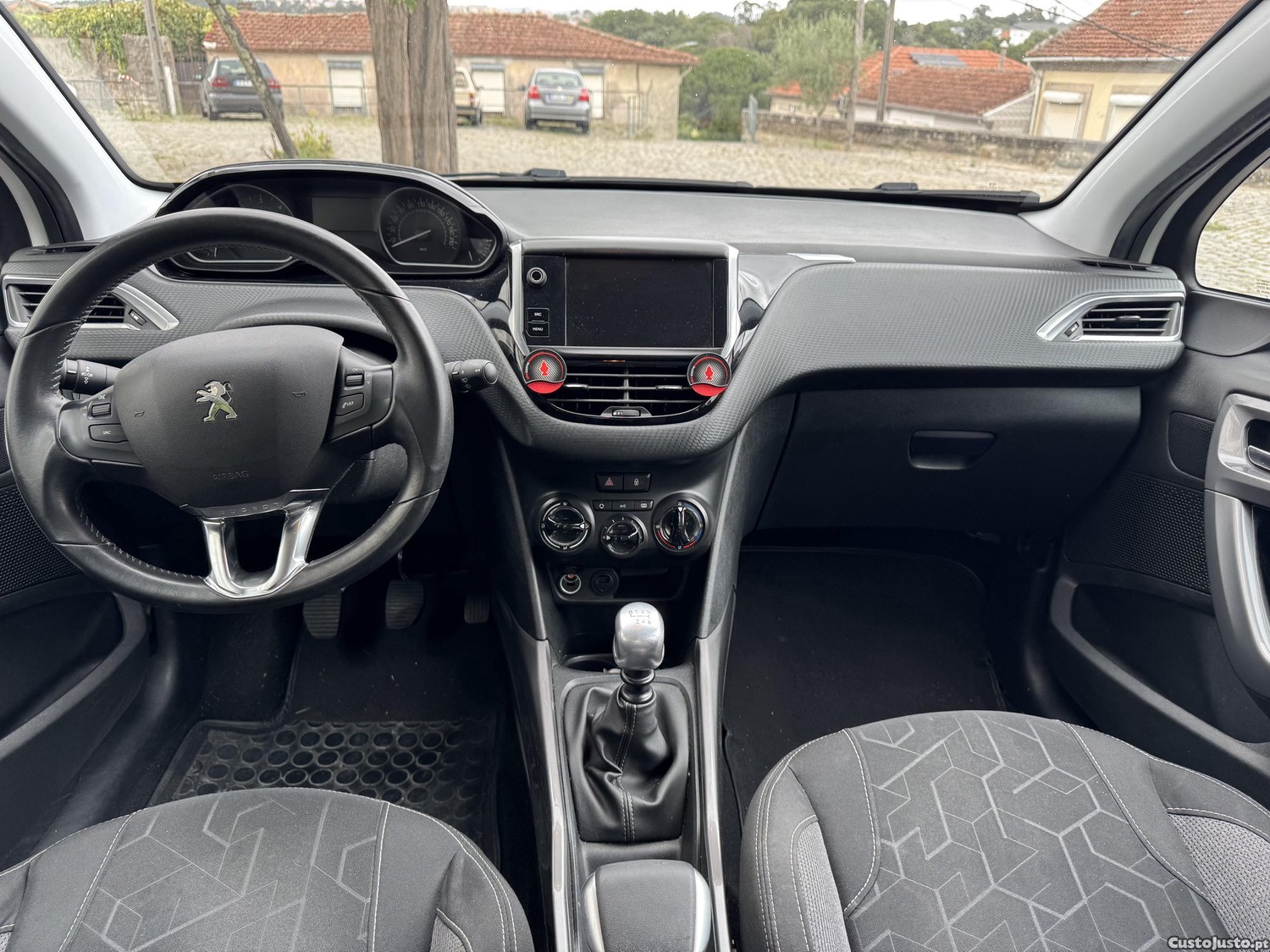 Peugeot 2008 1.5 diesel 122.000km!! — fotografia 6