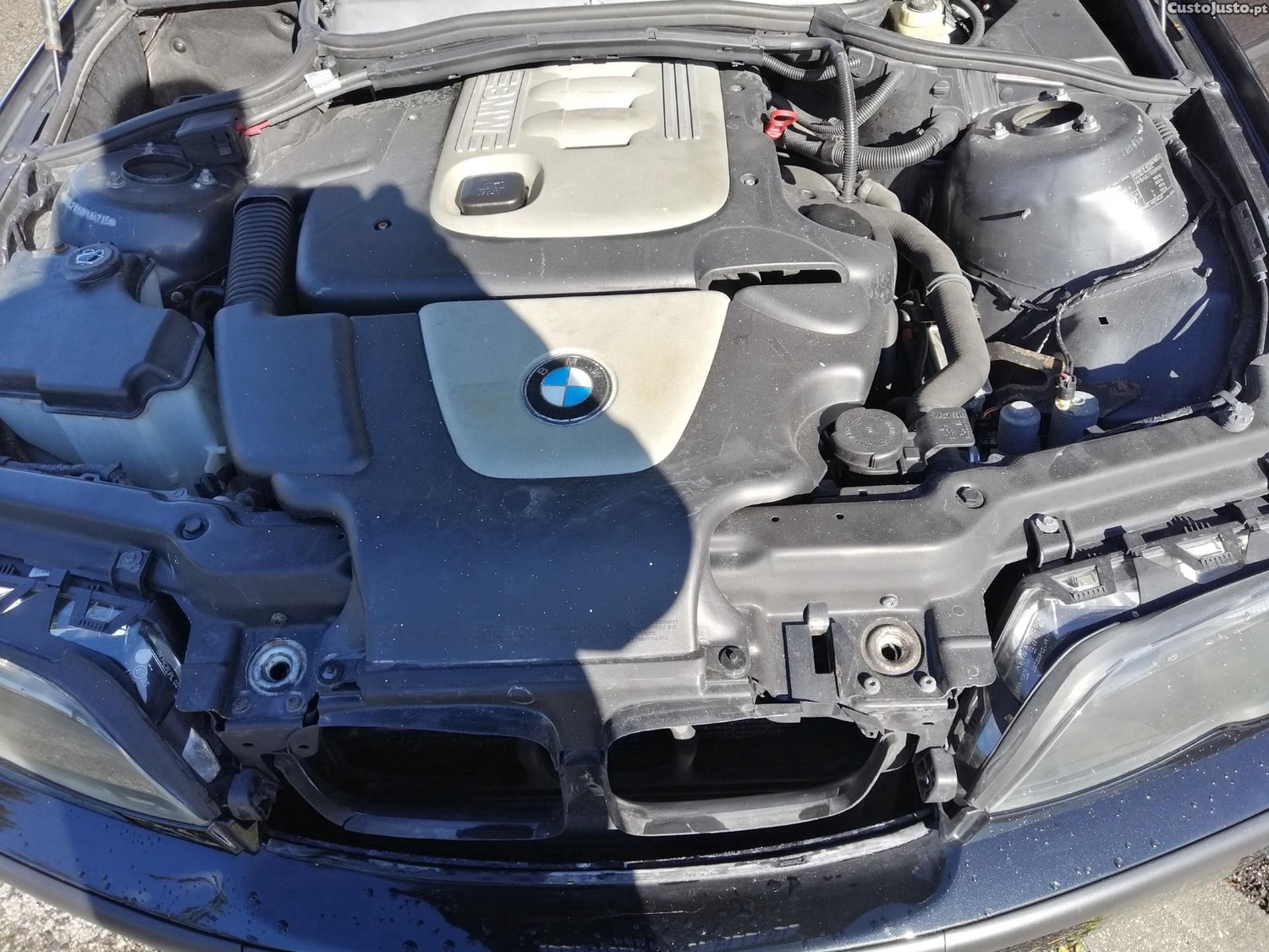 BMW 318 LCI série III — fotografia 5