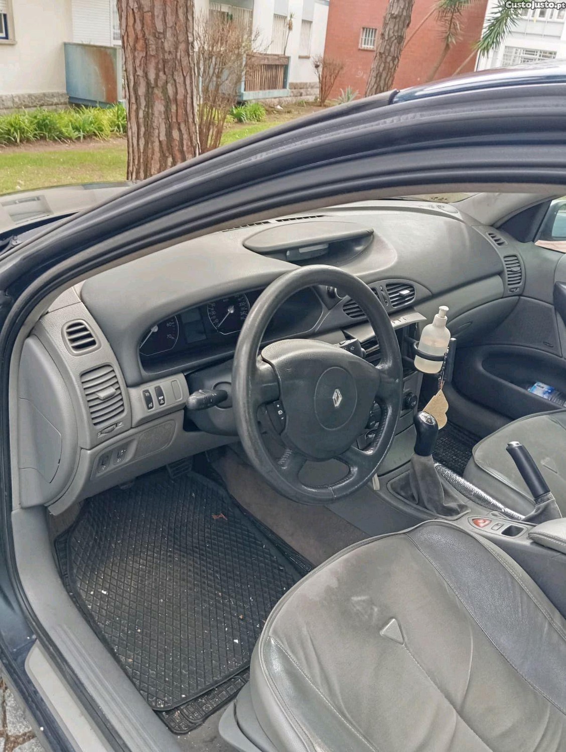 Renault Laguna 1.6 — photo 3