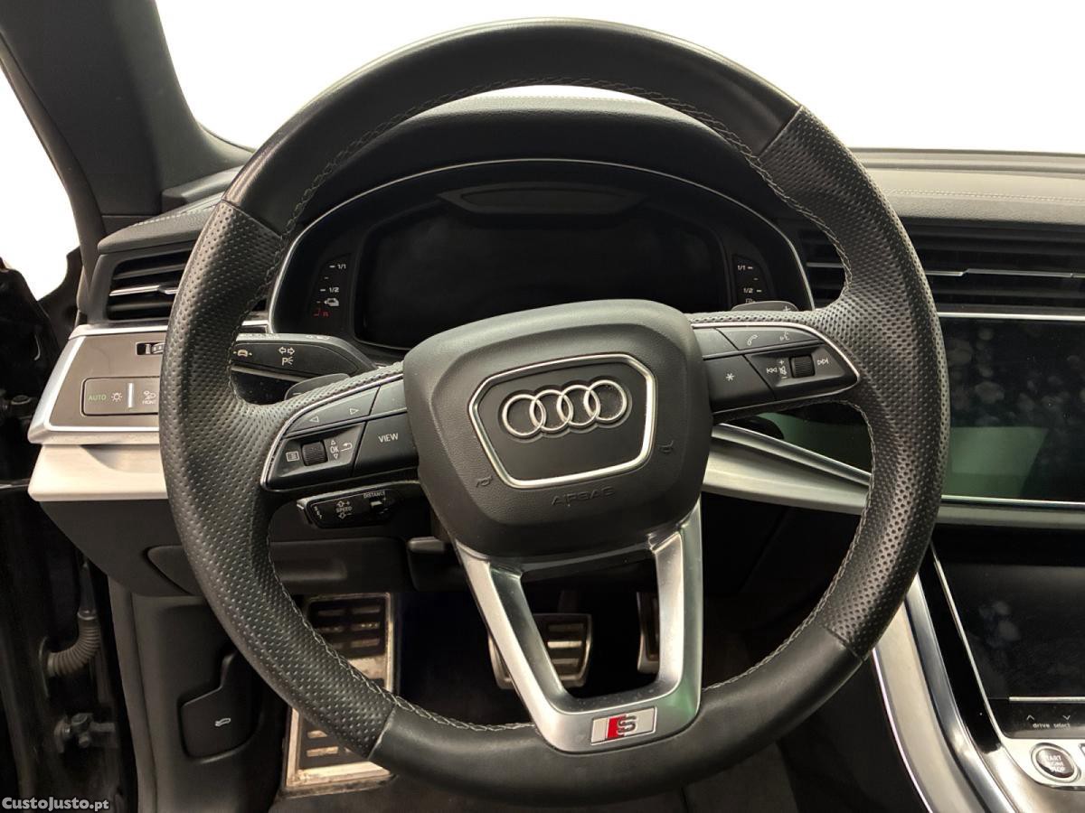 Audi Q8 55 TFSIe quattro Tiptronic S Line — fotografia 5