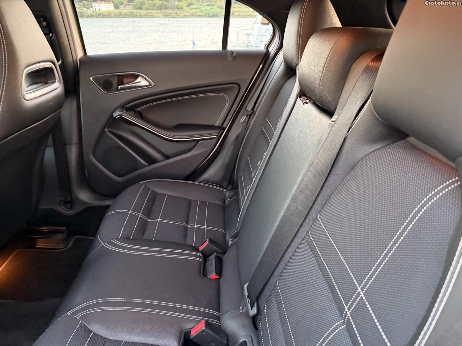 Mercedes-Benz A 200 d 7G-DCT Urban — fotografia 8