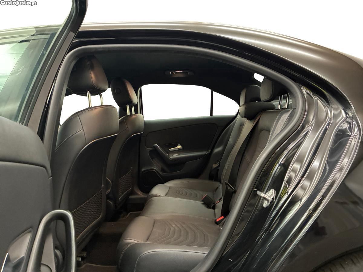 Mercedes-Benz A 250 e Business Line 8G-DCT — fotografia 4