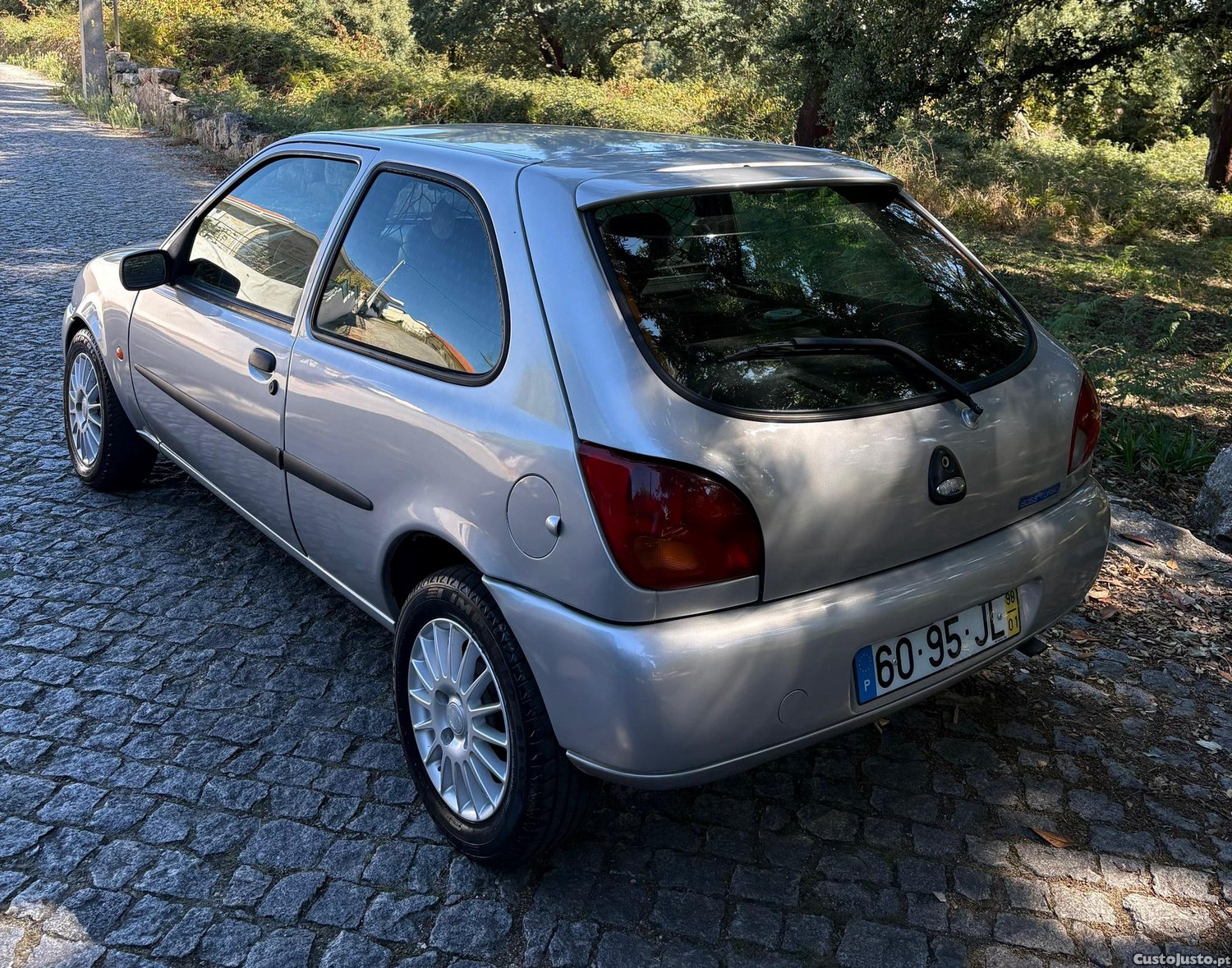 Ford Fiesta Van 1.8 Td 75cv - 98 — photo 3