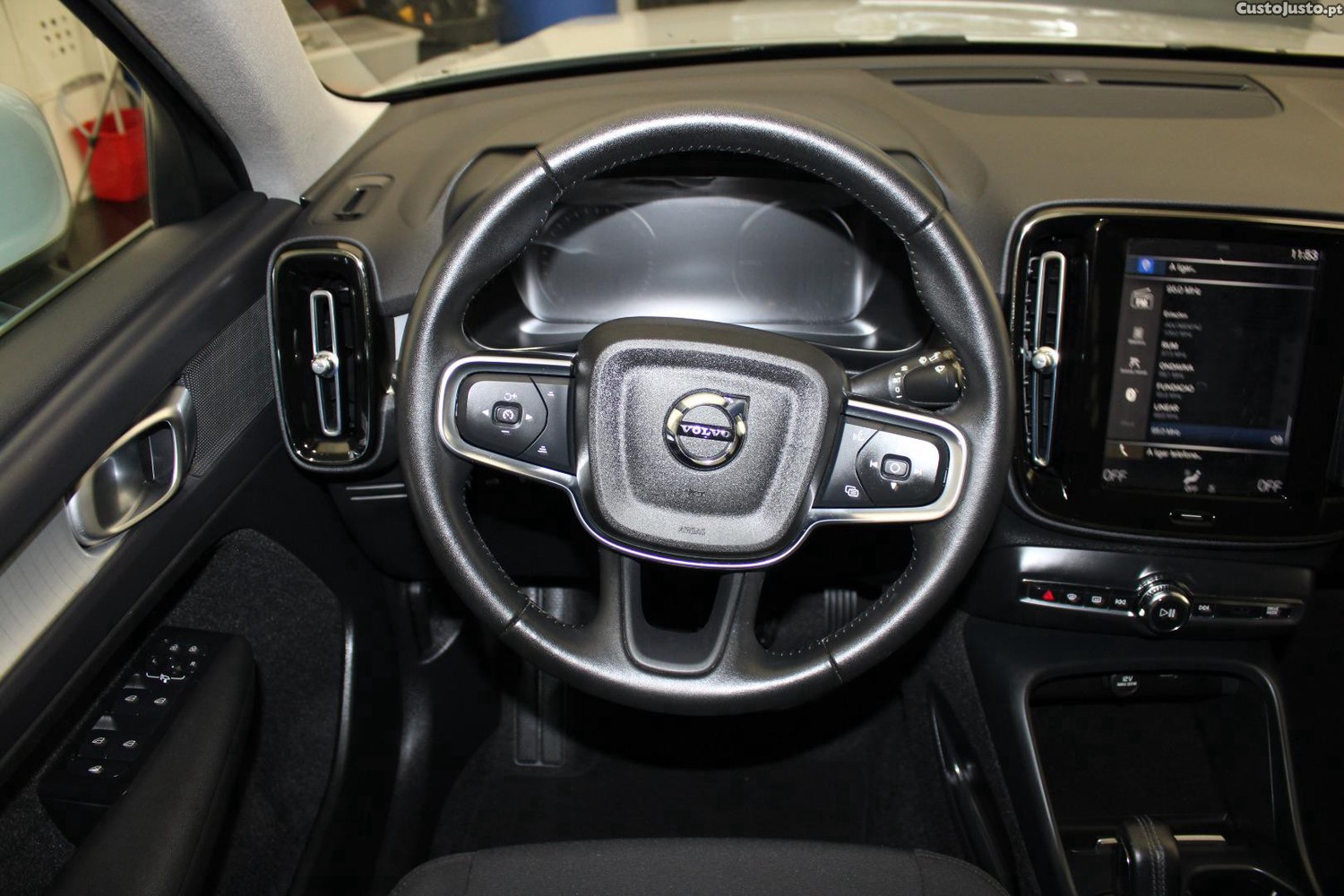 Volvo XC 40 T5 1.5 PHEV INSCRIPTION — fotografia 28
