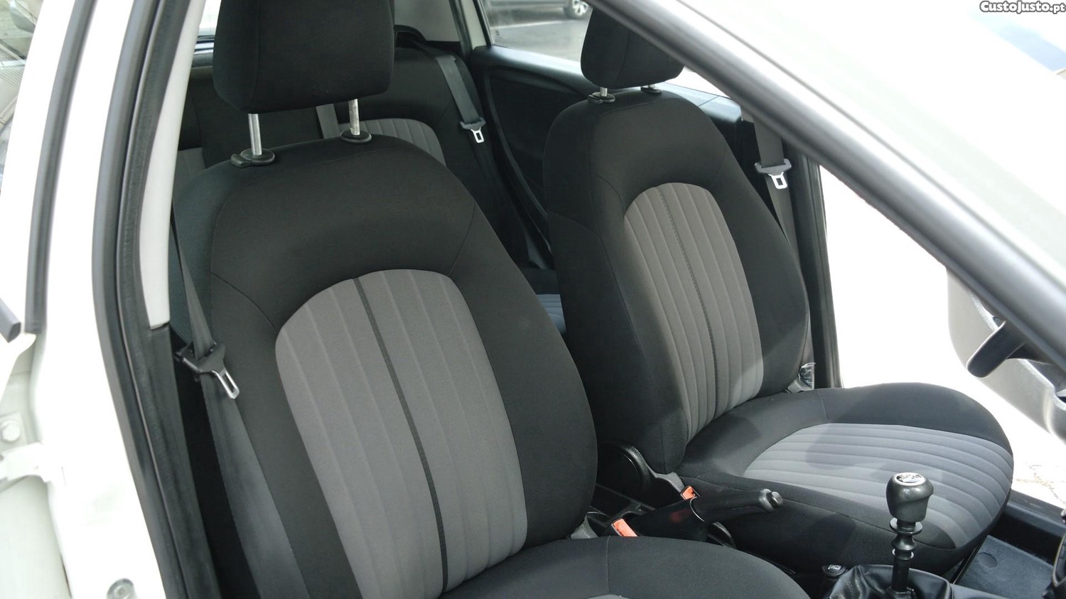Fiat Punto 1.2 Lounge S&S — fotografia 3
