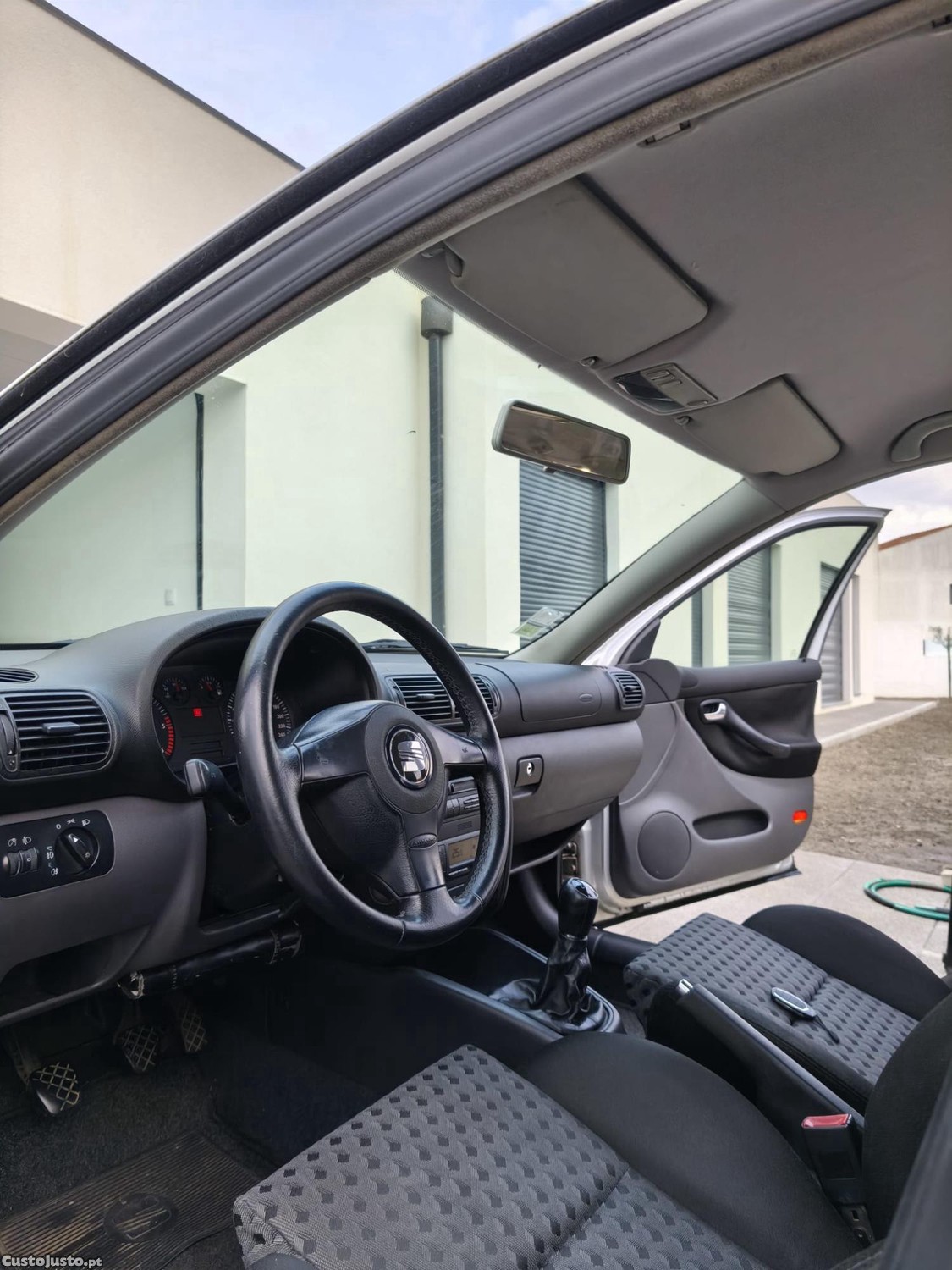 SEAT Leon 1.9 Tdi — fotografia 4