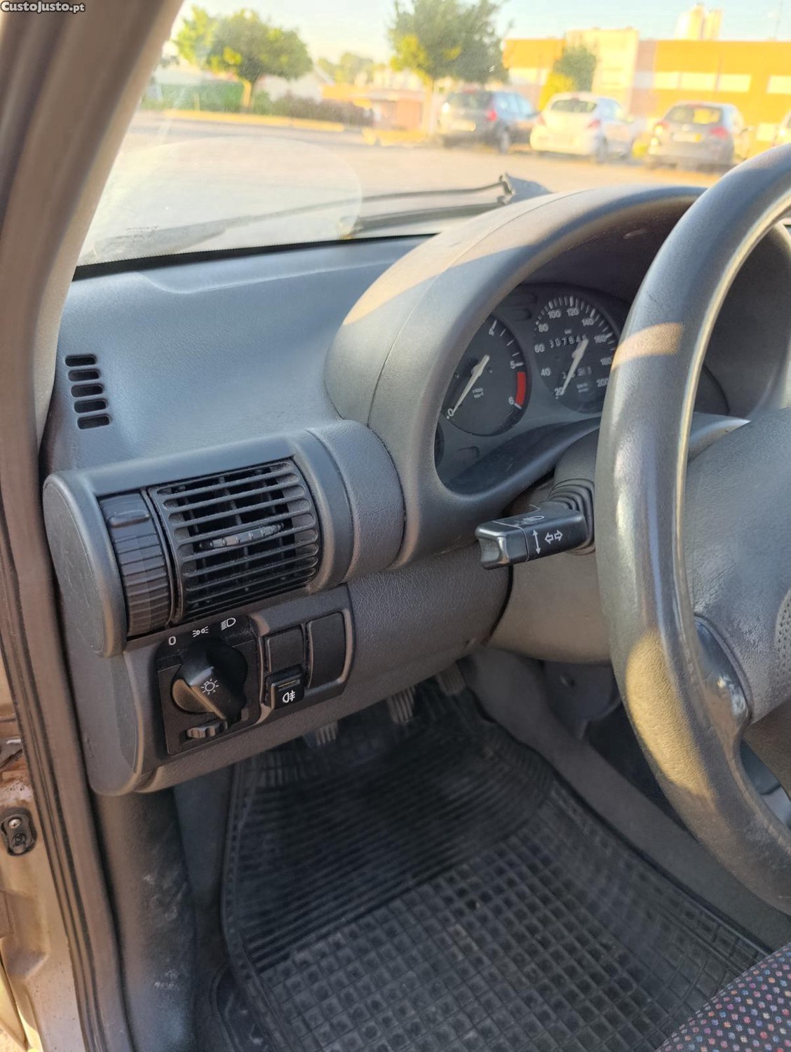 Opel Corsa 1.5 — fotografia 3