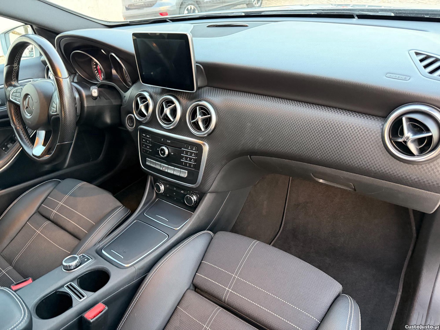 Mercedes-Benz A 200 d 7G-DCT Urban — fotografia 6