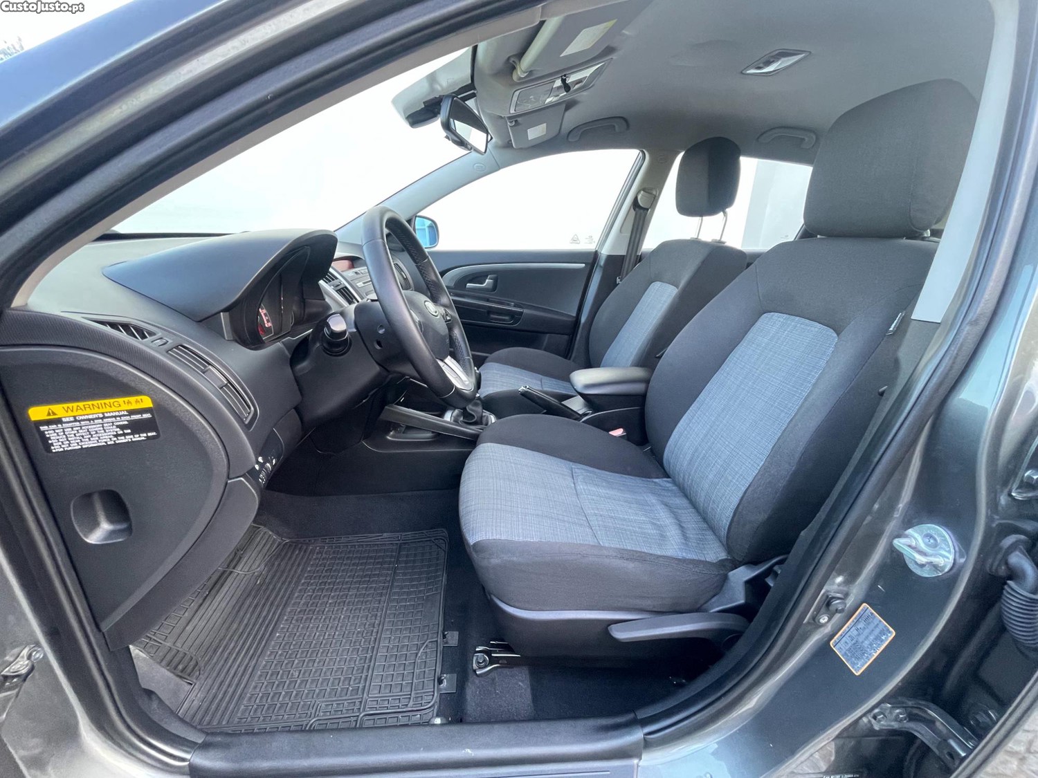 Kia Ceed CRDI EX ECO — fotografia 5