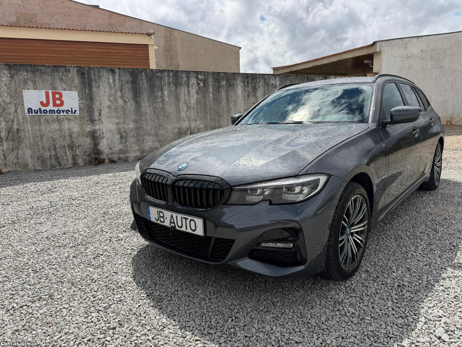 BMW 330 e xDrive Aut. M Sport — fotografia 14