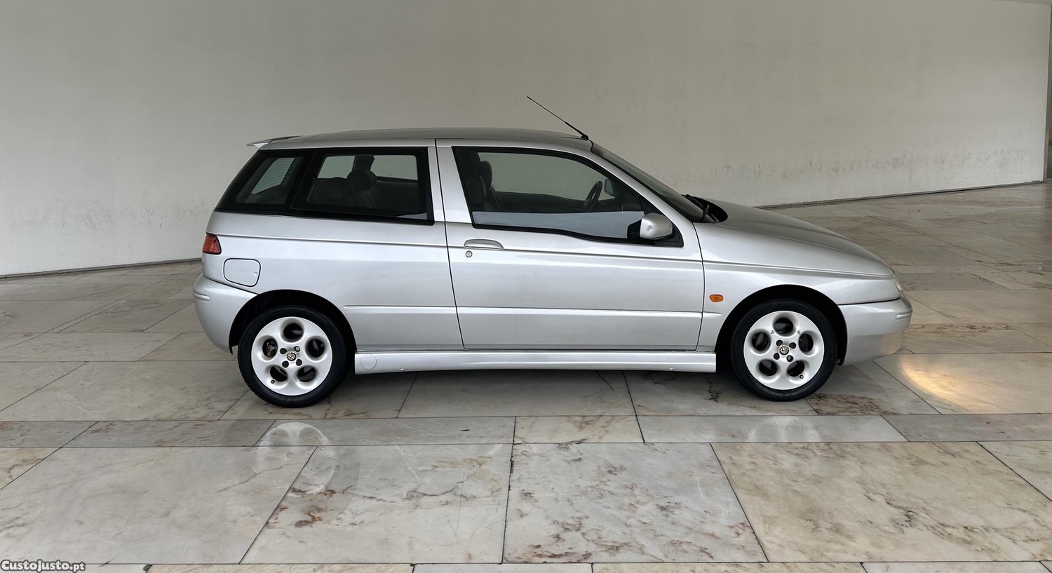 Alfa Romeo 145 1.4 Twin SPARK "Final Edition" — fotografia 11