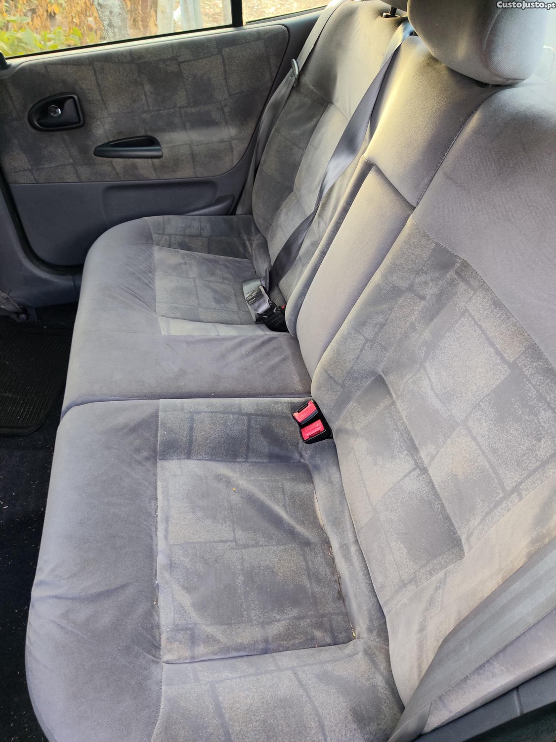 Renault Mégane 1.9 Dti — fotografia 3