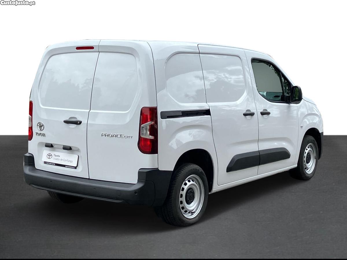 Toyota Proace City 1.5D L1 Exclusive — fotografia 3