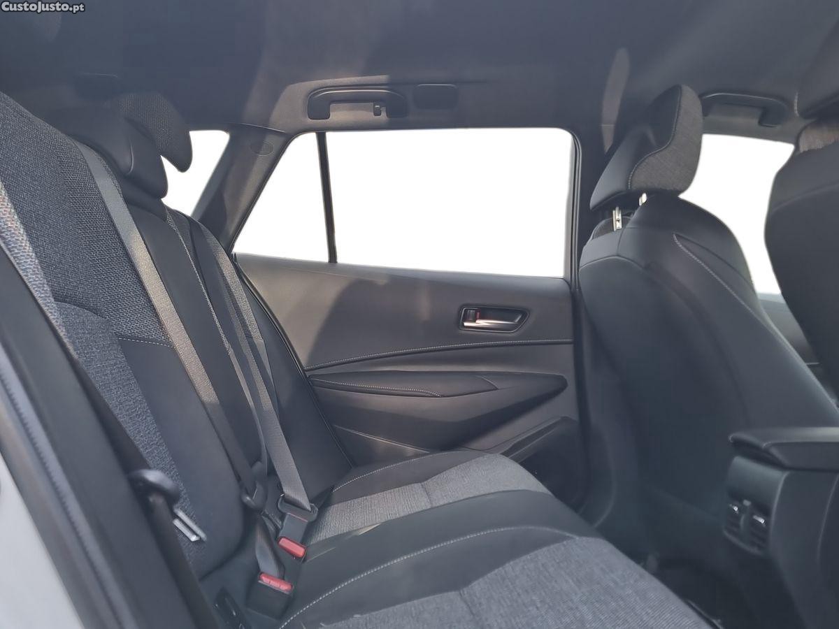 Toyota Corolla TS 1.8 Hybrid Comfort Plus — fotografia 10