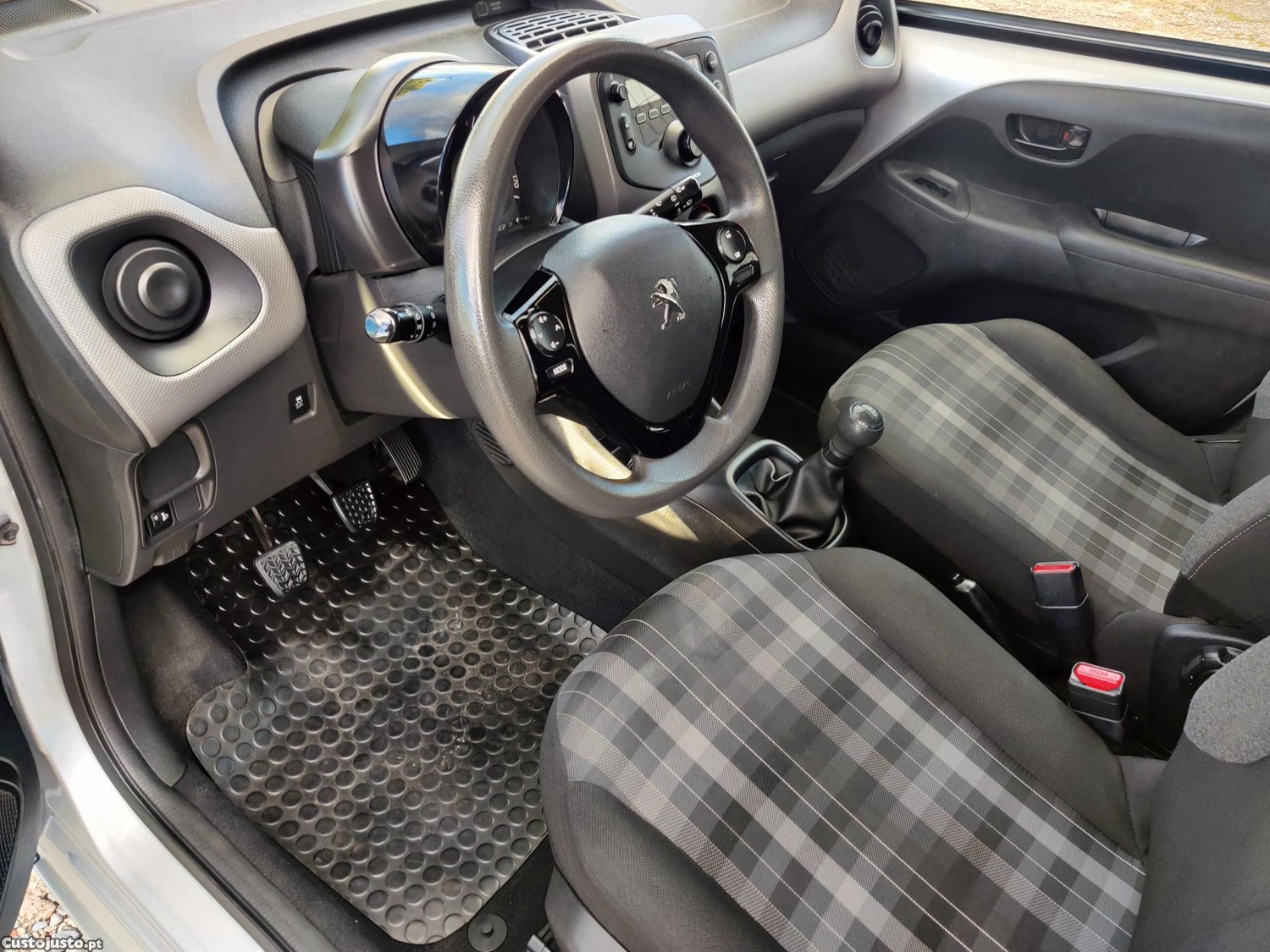 Peugeot 108 ACTIVE 1.0 VTI — fotografia 5