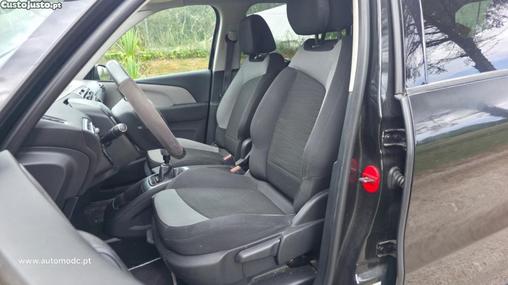 Citroën C4 Grand Picasso 1.6 e-HDi Exclusive — fotografia 8