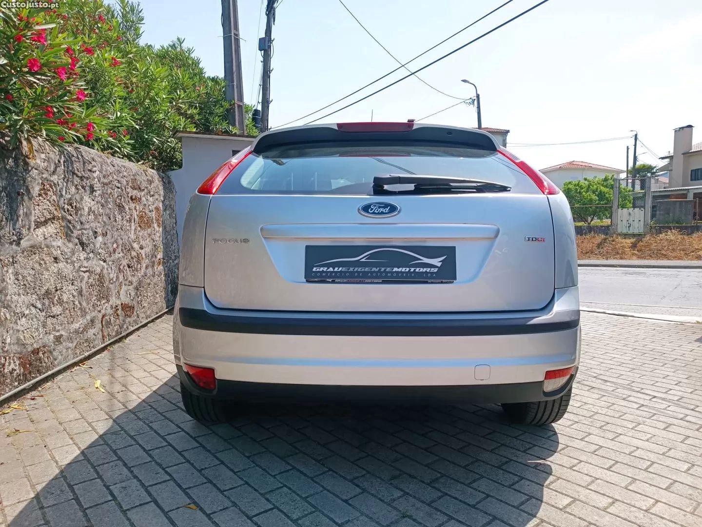 Ford Focus 1.6 tdci connection — fotografia 11
