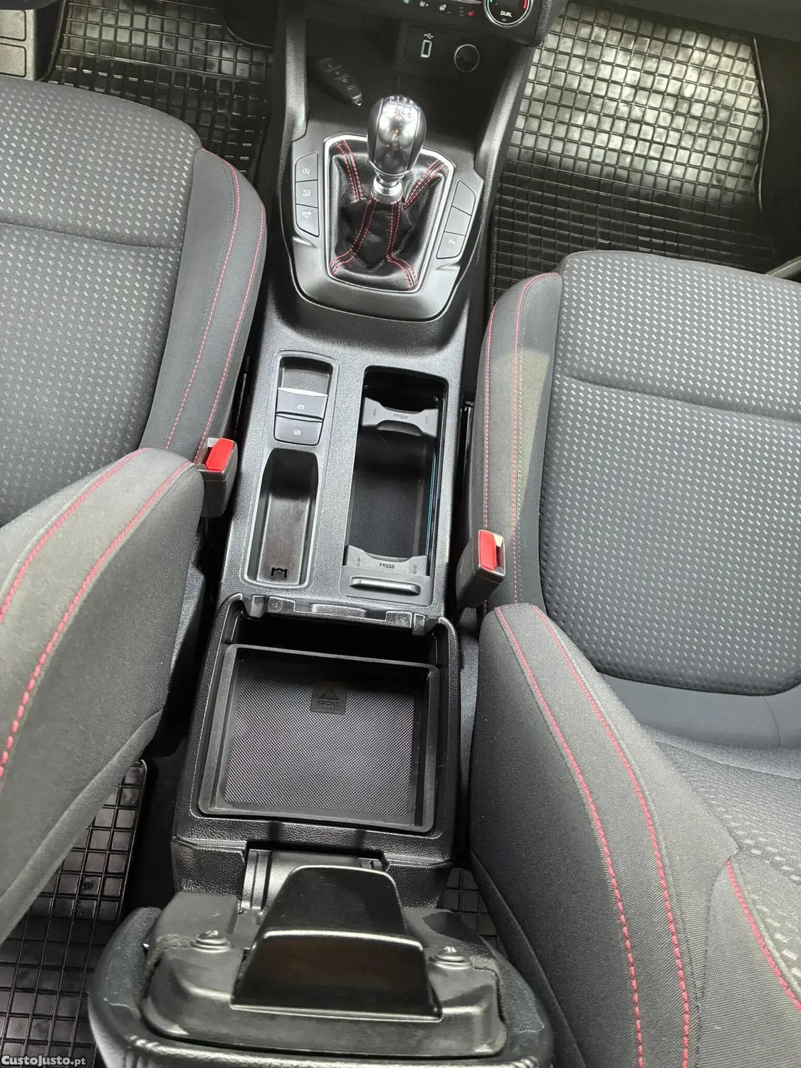 Ford Focus 1.0 EcoBoost Mild-Hybrid ST-Line X — fotografia 6