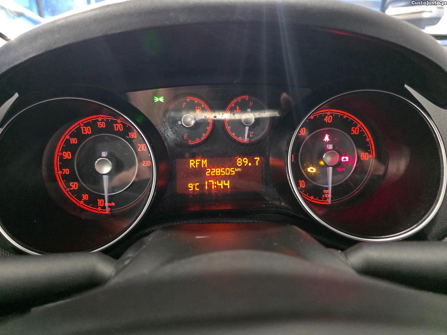 Fiat Punto 1.3 M-jet — fotografia 5