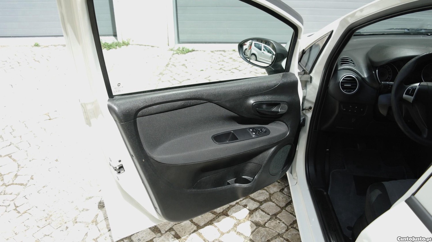 Fiat Punto 1.2 Lounge S&S — fotografia 2