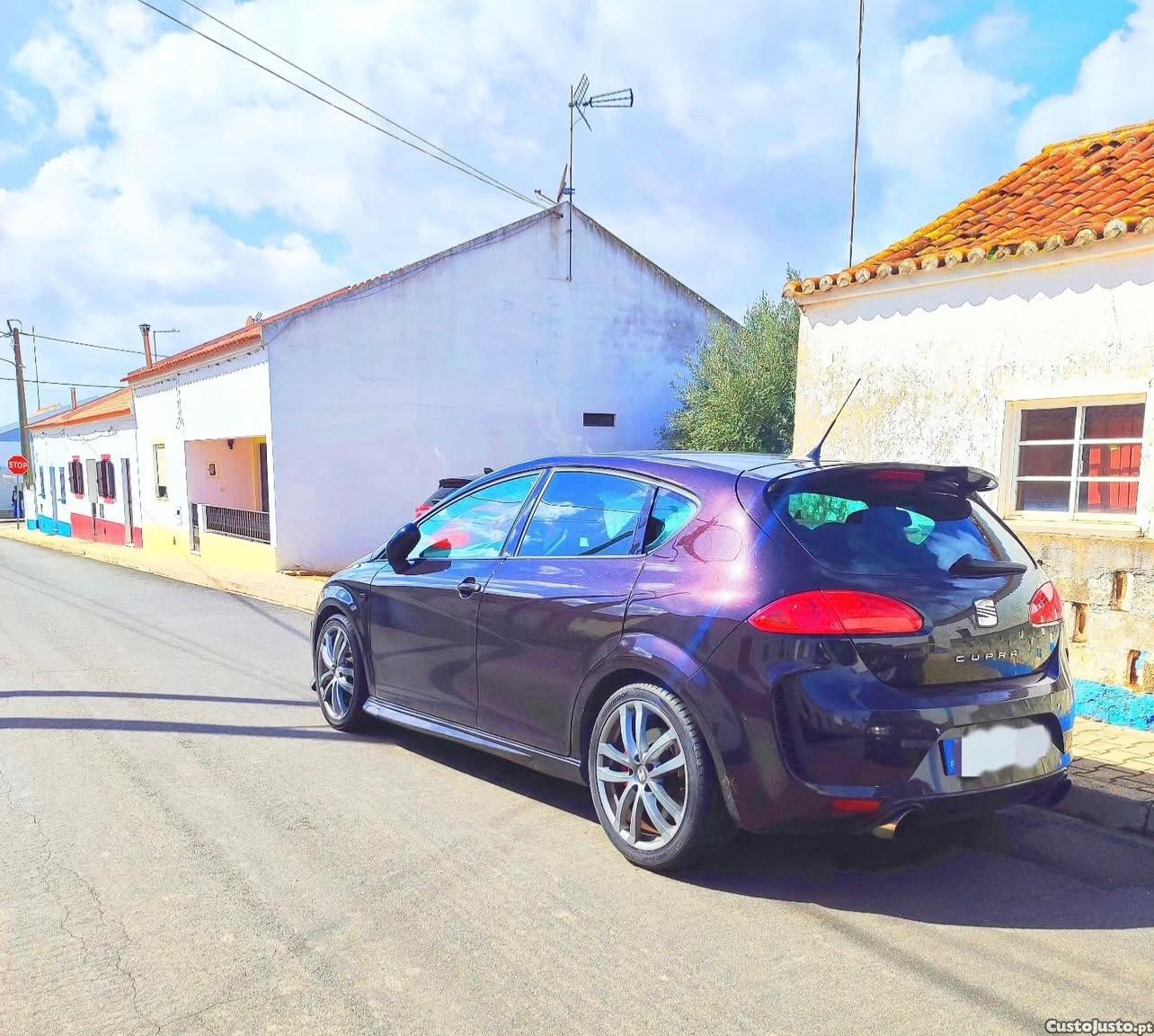SEAT Leon Cupra 3xx — fotografia 3