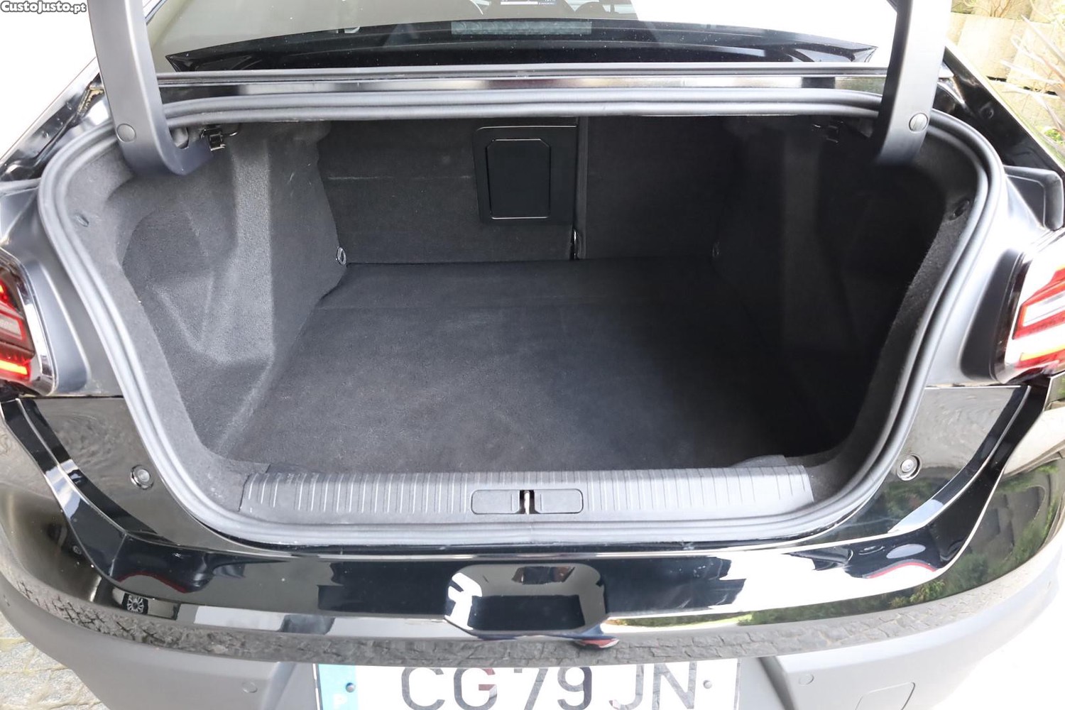 Citroën C4 X 1.2 PureTech Shine EAT8 — fotografia 13