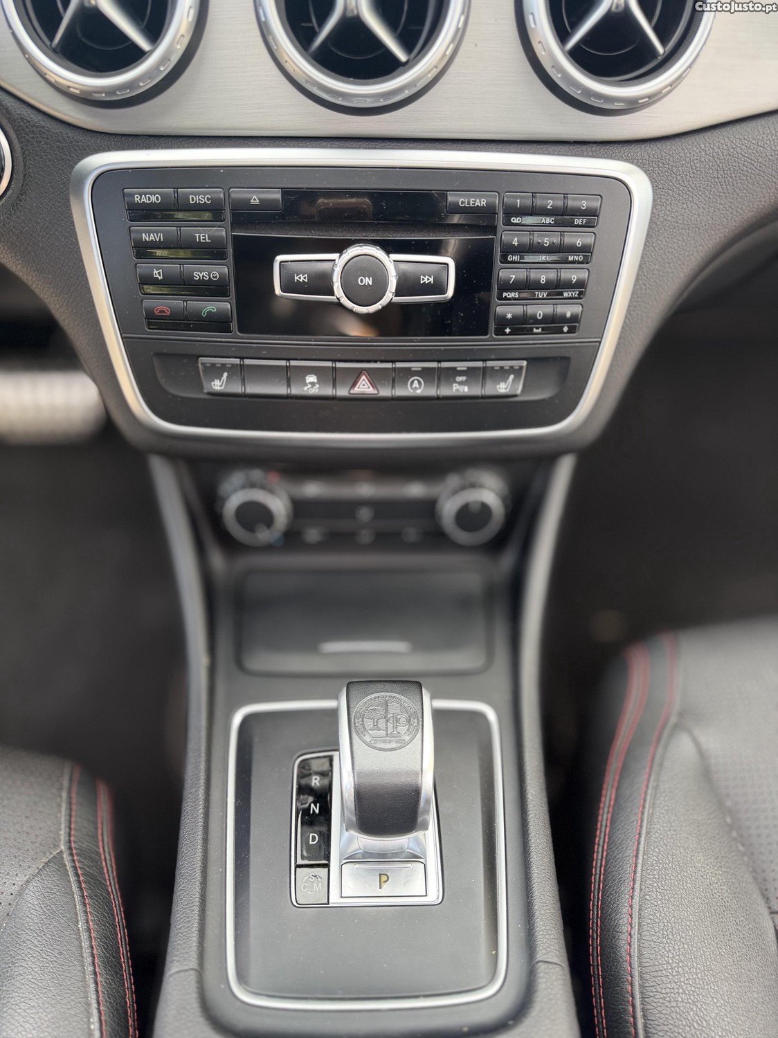 Mercedes-Benz GLA 45 AMG 361cv 4-Matic — fotografia 7