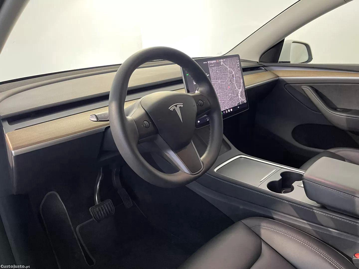 Tesla Model Y Long range tração integral — fotografia 31