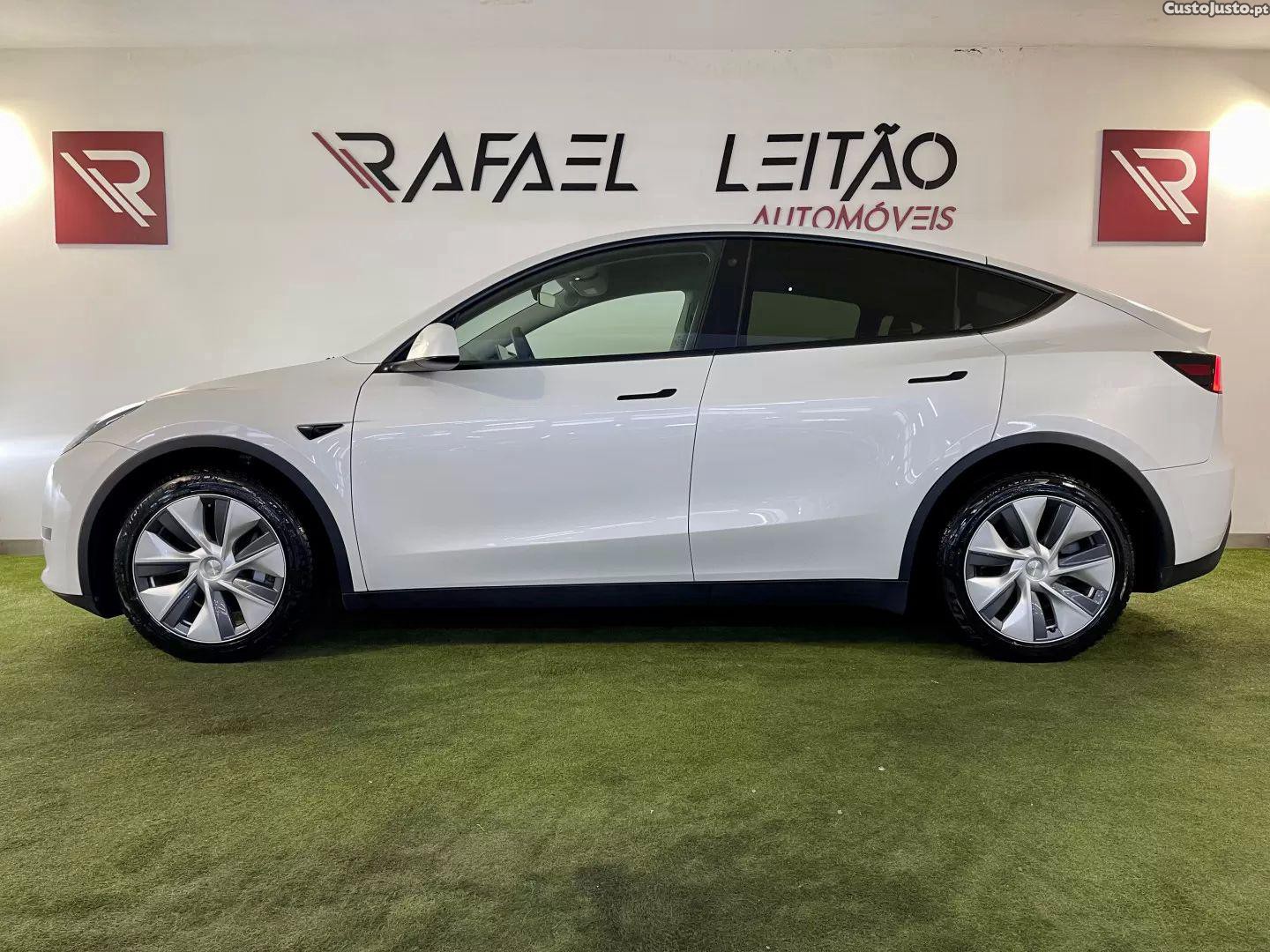 Tesla Model Y Long range tração integral — fotografia 32