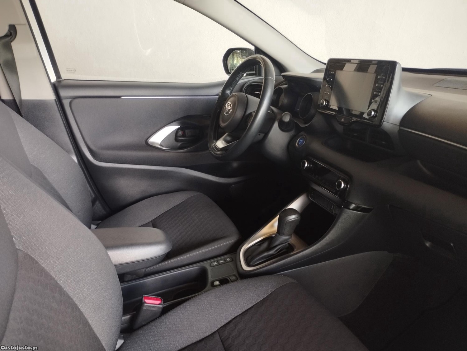 Toyota Yaris 1.5 HDF Comfort Plus — fotografia 6