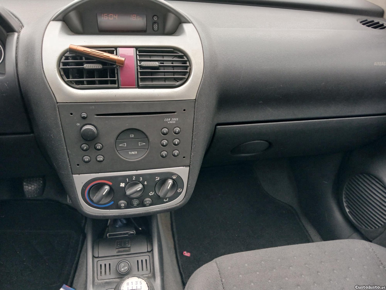 Opel Corsa 1.2 — fotografia 4