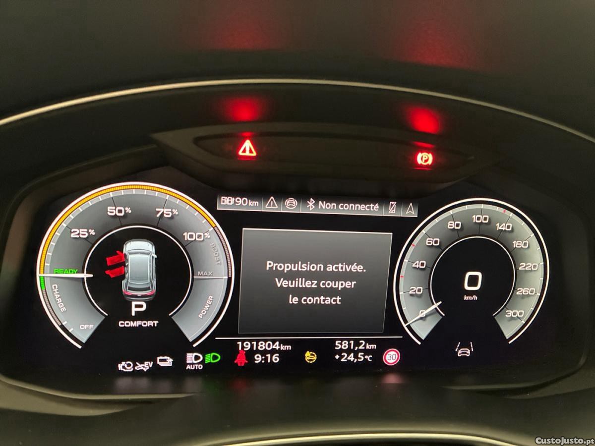 Audi Q8 55 TFSIe quattro Tiptronic S Line — fotografia 4