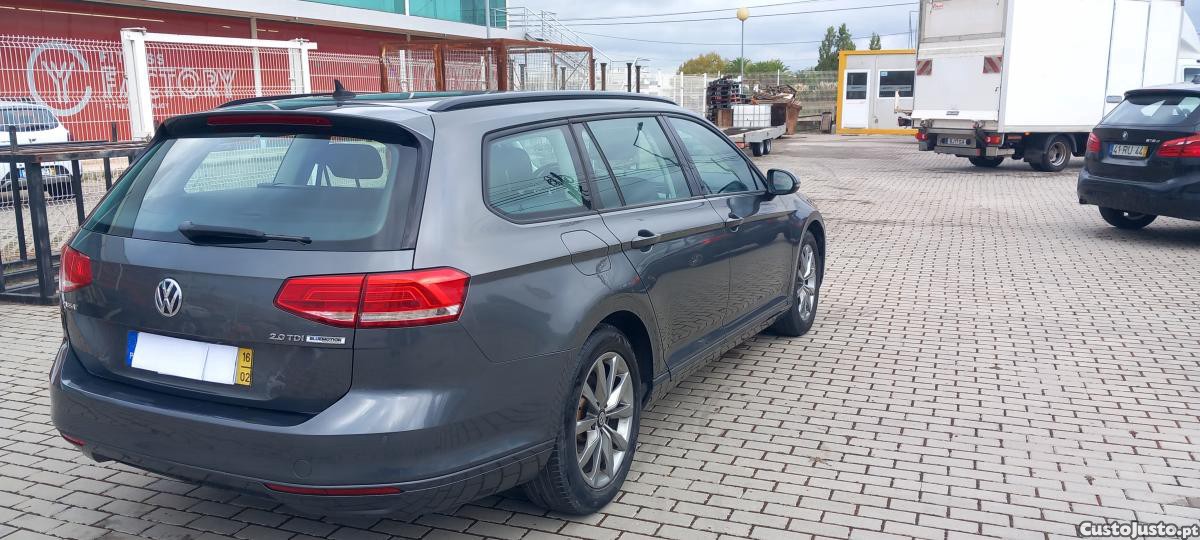Volkswagen Passat 2.0TDI 150 CV BLUEMOTION — fotografia 6