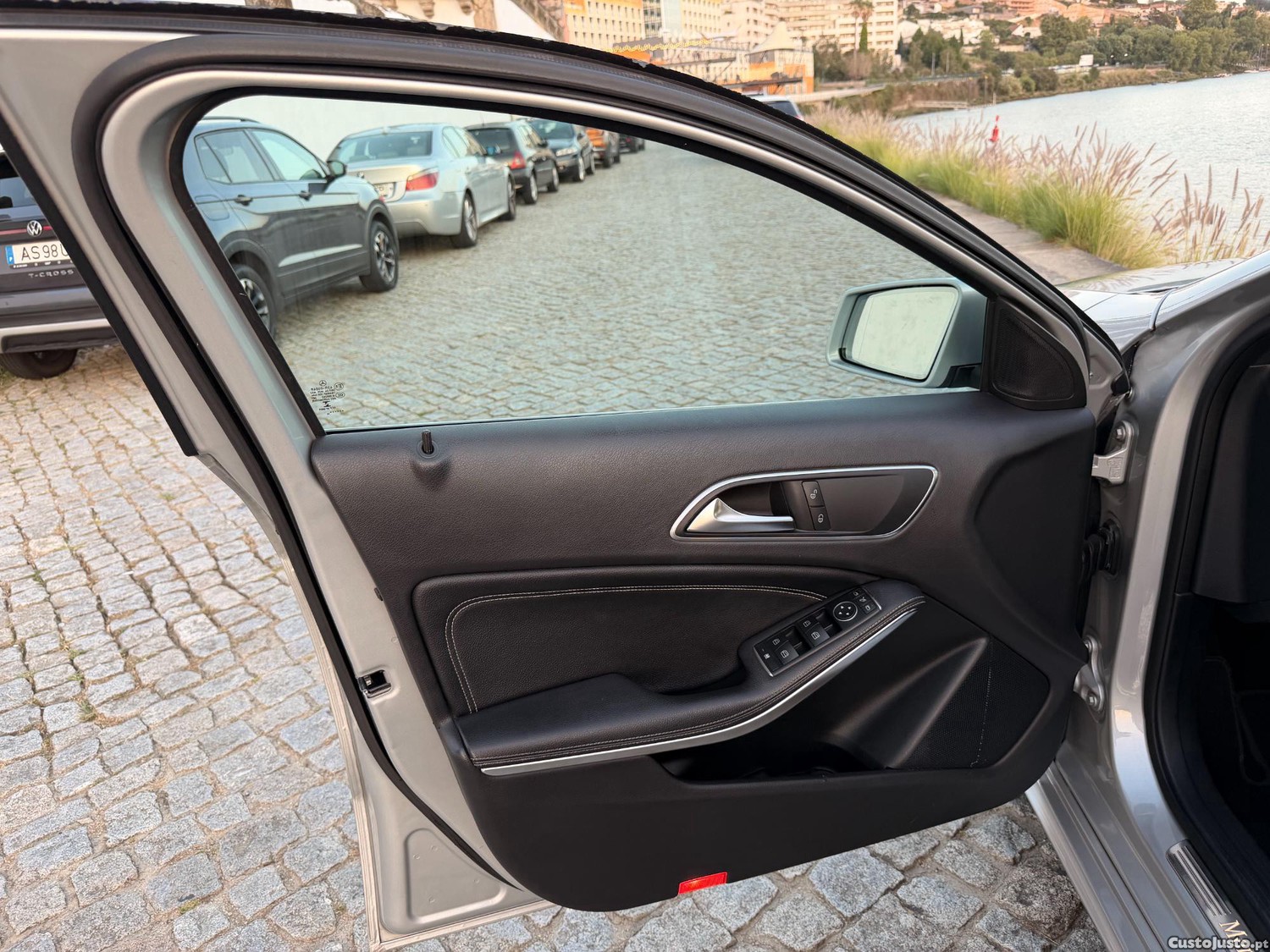 Mercedes-Benz A 200 d 7G-DCT Urban — fotografia 14