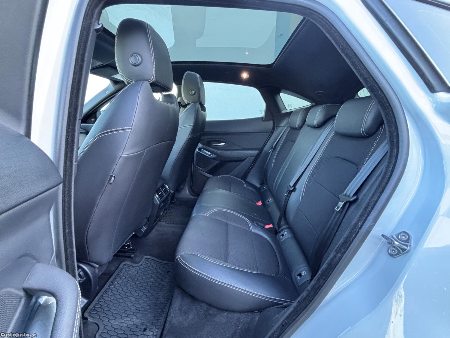 Jaguar E-Pace R-Dynamic — fotografia 2