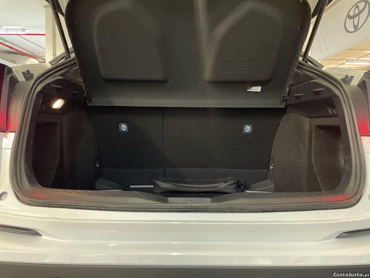 Toyota C-HR 1.8 Hybrid Exclusive+P.Luxury — fotografia 5