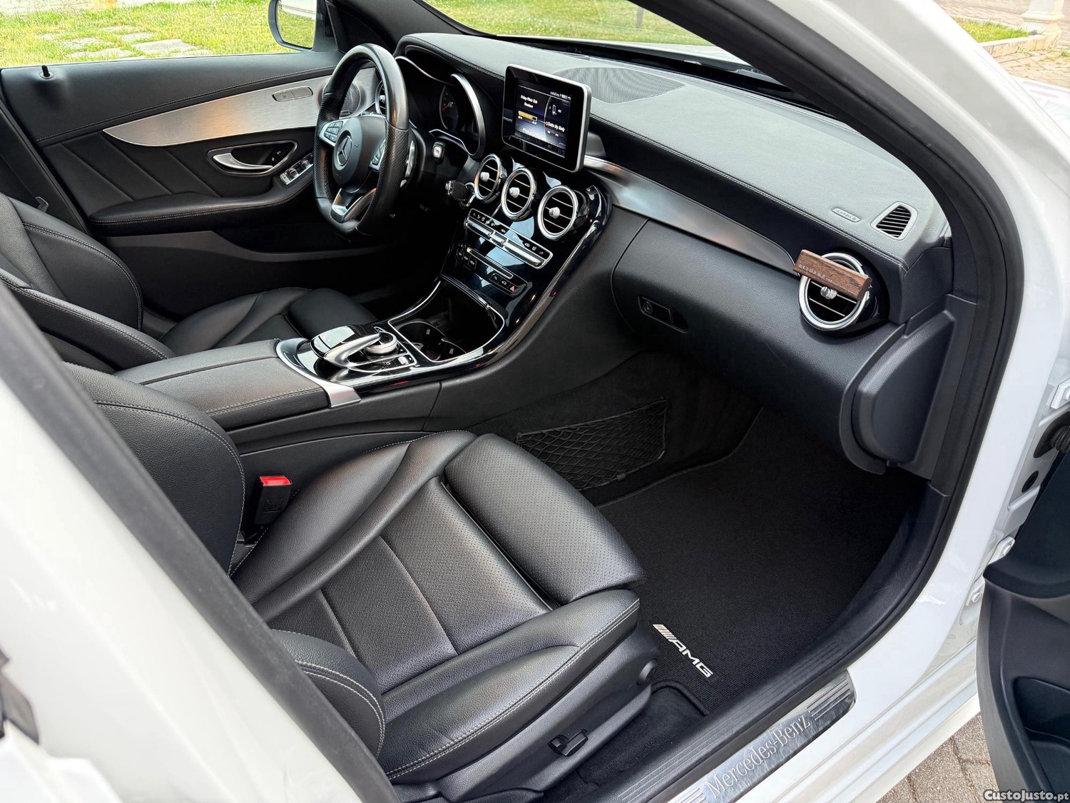 Mercedes-Benz C 220 d 170cv Auto. Pack AMG — fotografia 5