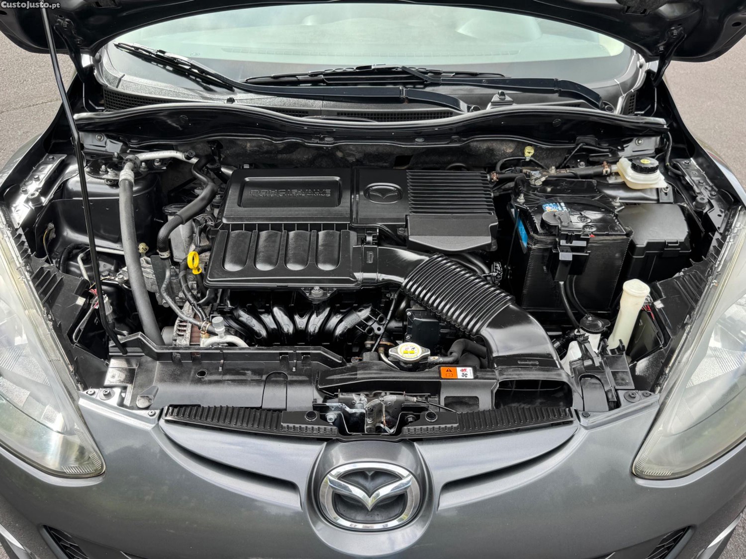 Mazda 2 Gasolina Motor de Corrente 1 só dono Impecável — fotografia 3