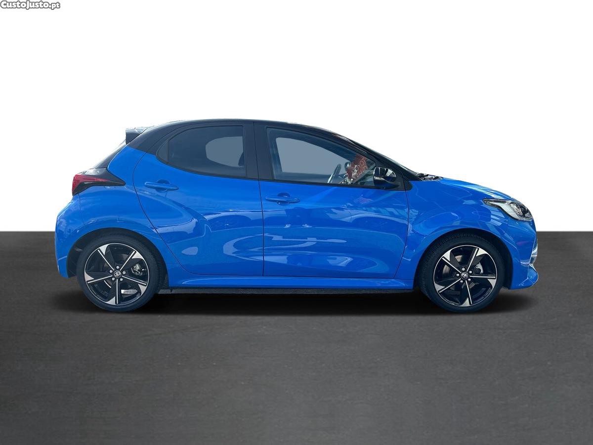 Toyota Yaris 1.5 HDF Premier Edition — fotografia 4