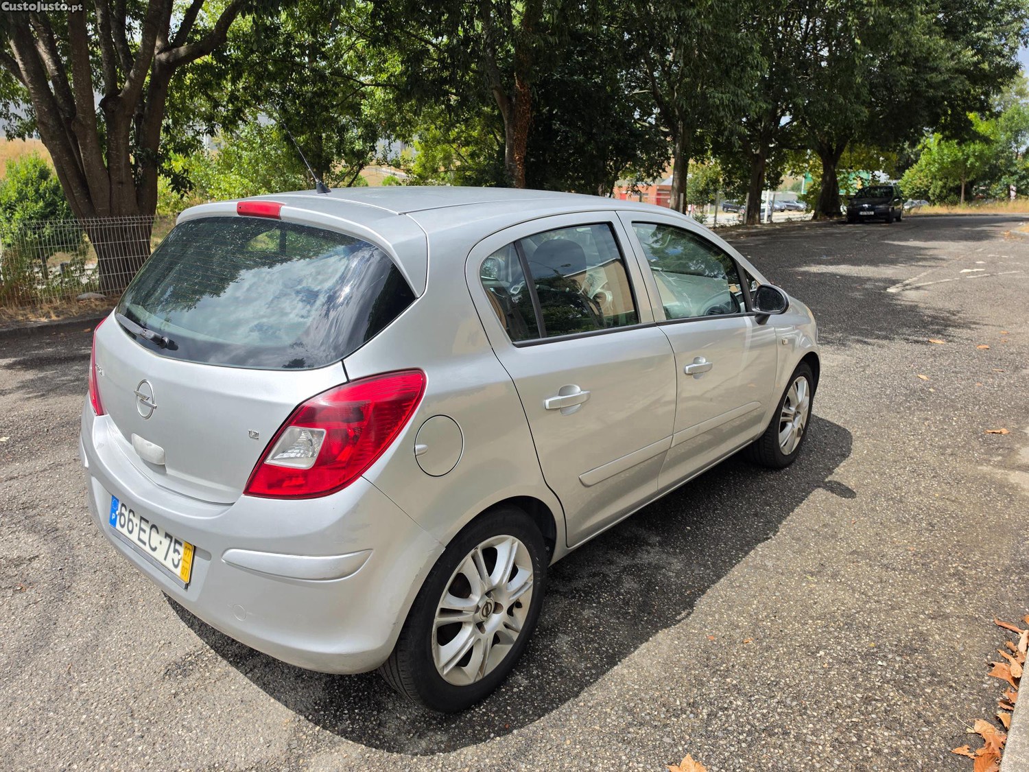 Opel Corsa 1.2 gasolina — fotografia 6