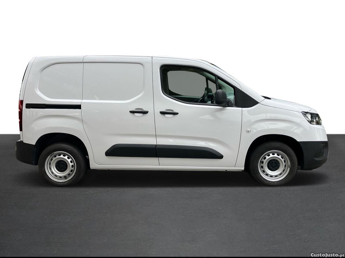 Toyota Proace City 1.5D L1 Exclusive — fotografia 4