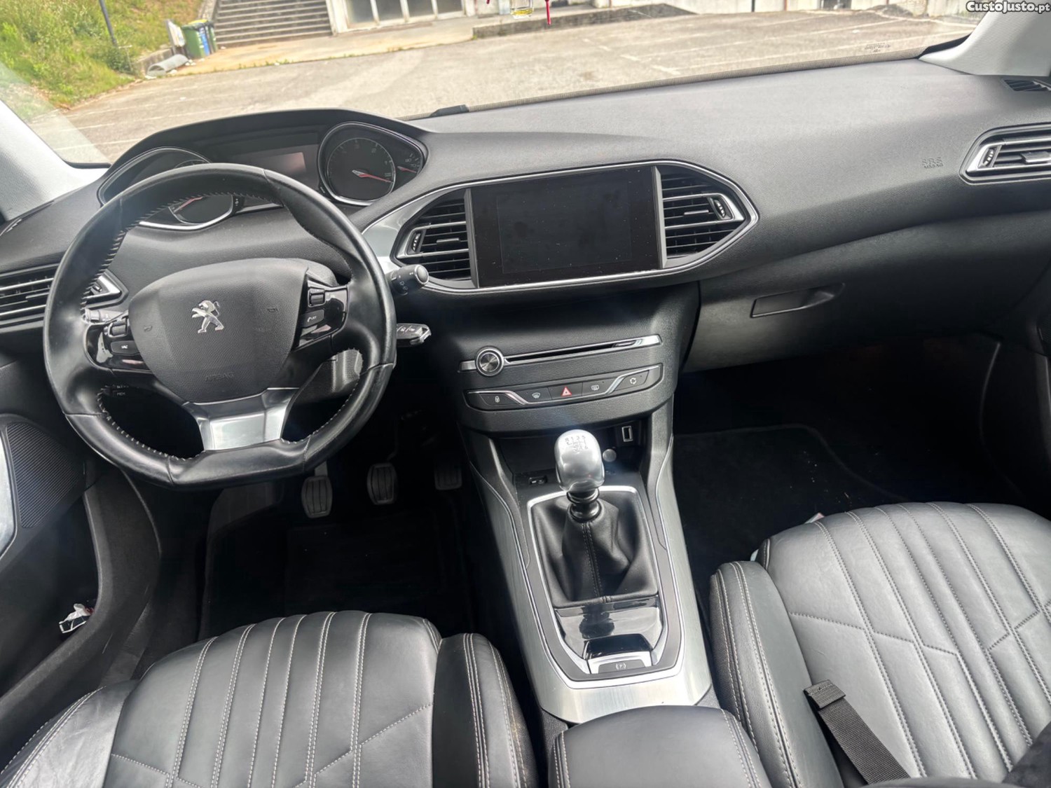 Peugeot 308 1.6 hdi — fotografia 4