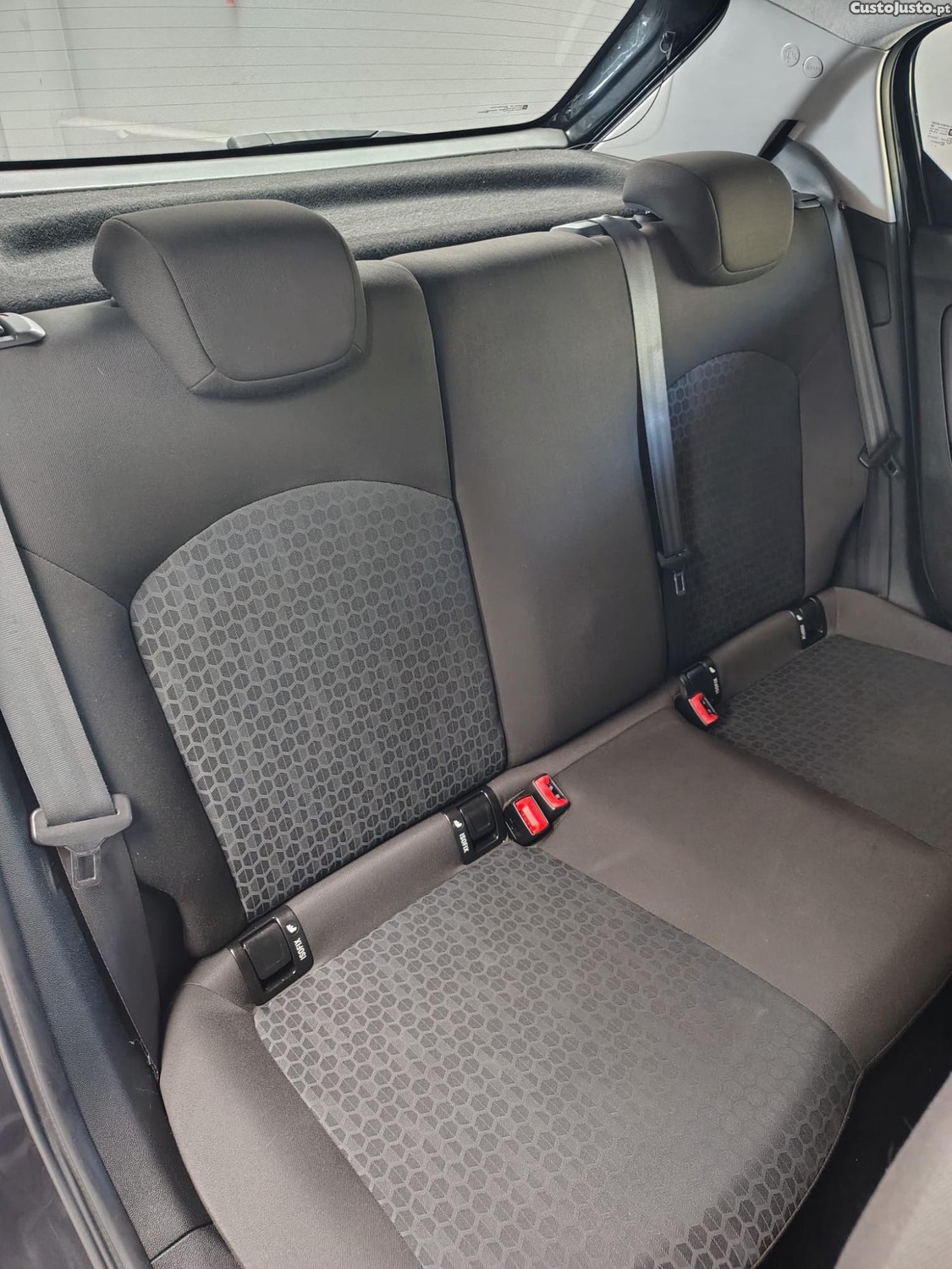 Opel Corsa 1.0T Enjoy — fotografia 4
