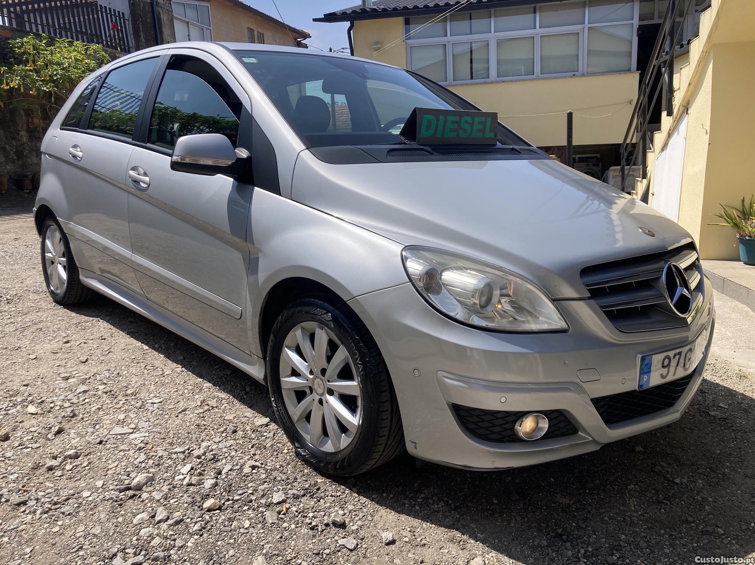 Mercedes-Benz B 180 CDI económica familiar impecável — fotografia 8