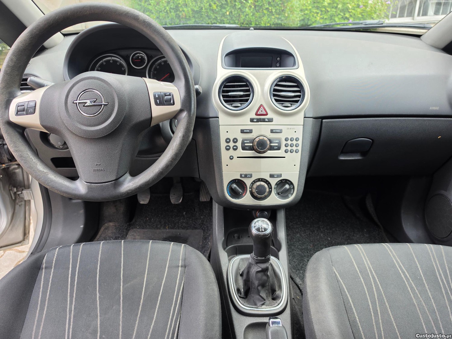 Opel Corsa 1.2 gasolina — fotografia 3