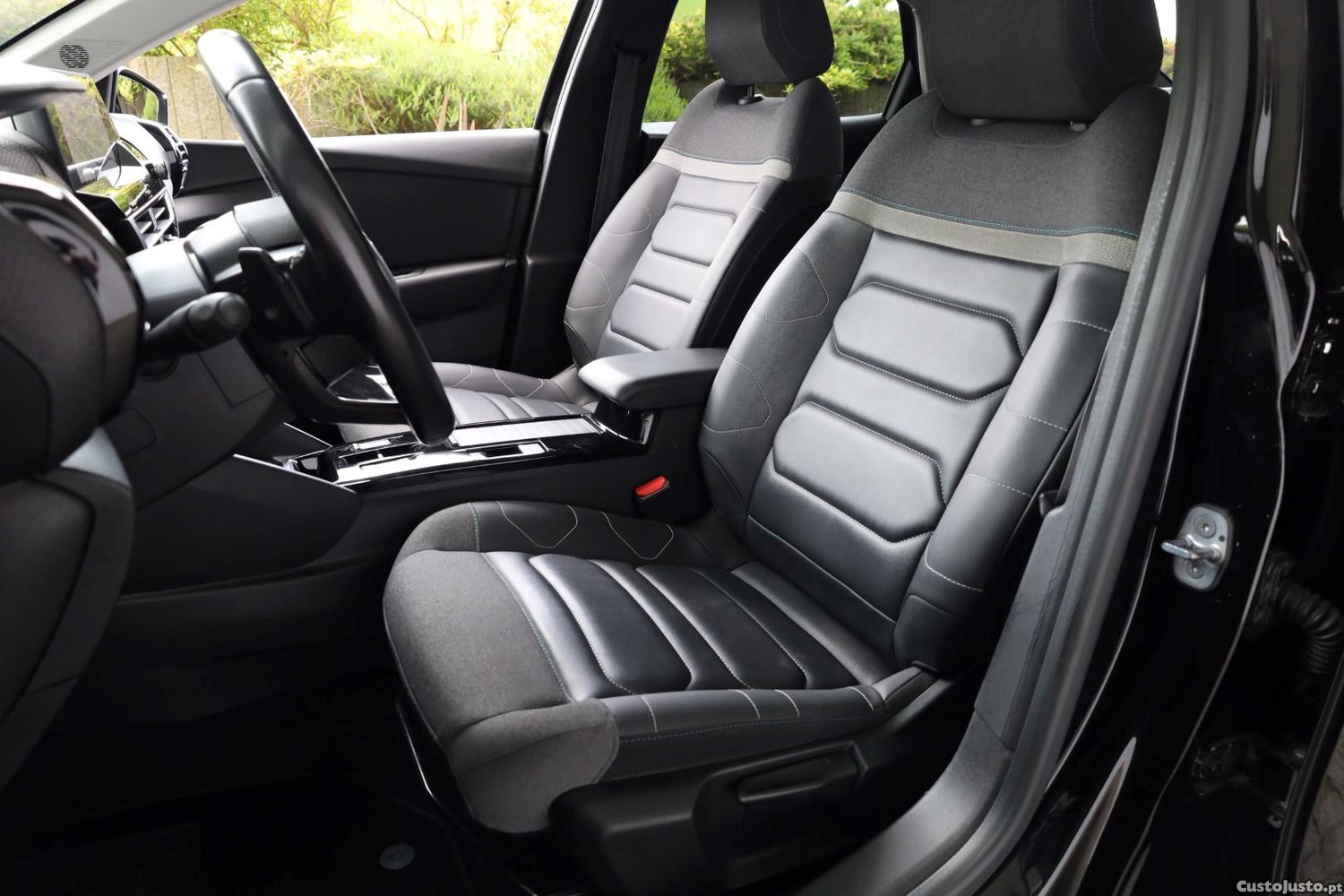 Citroën C4 X 1.2 PureTech Shine EAT8 — fotografia 4