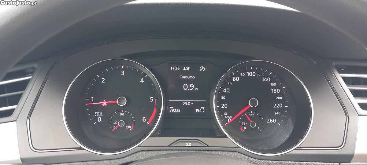 Volkswagen Passat 2.0TDI 150 CV BLUEMOTION — fotografia 8